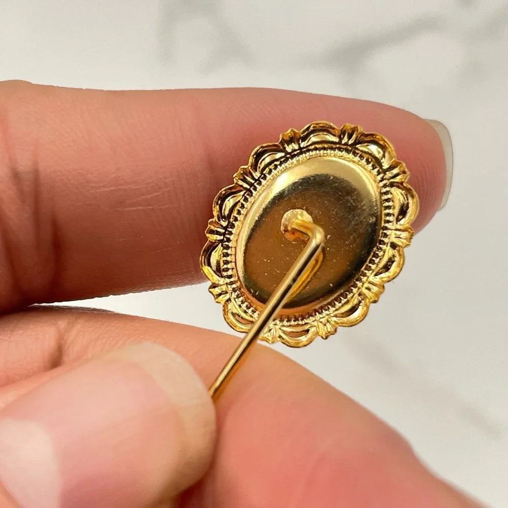 Vintage VTG Cameo Hat Pin Stick Pin Gold Tone White Portrait 2 3/4